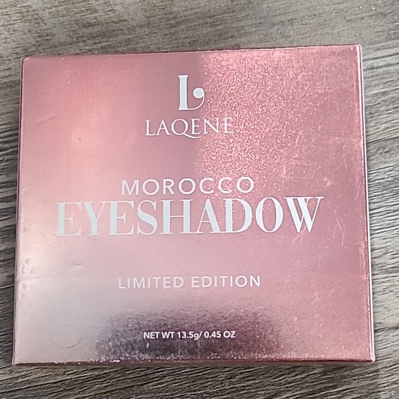 Host Pick Red Eyeshadow Palette Limited Edition - Picture 1 of 6